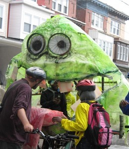 fa09walnuthillpeoplehoodparade6